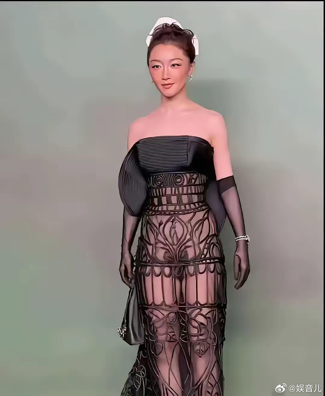 周冬雨，你是得罪了造型师吗 