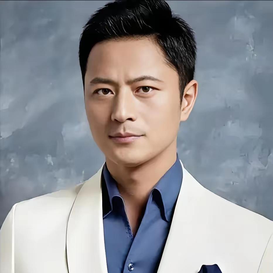 脸熟却叫不上名，这位浙江仙居硬汉演员，

才是娱乐圈里最清醒的实力派！今年49岁