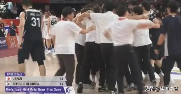 说件亚运男篮皆大欢喜的事：

韩国队免了兵役，日本队练了新人，伊朗队赢了奖牌，中