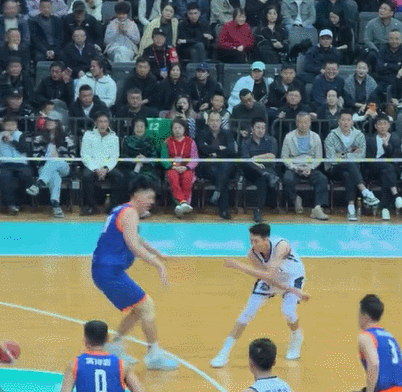 大魔王归来，周琦在全运会复出爆砍11分!

在今晚四川队与辽宁队的全运会热身赛上