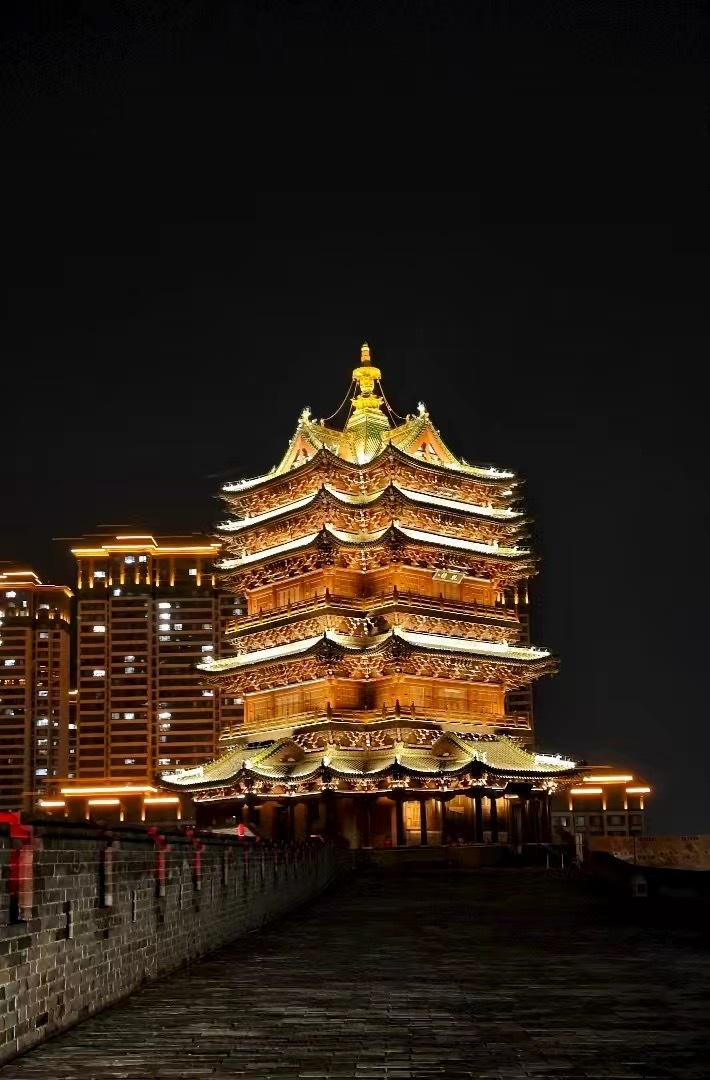 它是替中原挡了六百多年刀的地方，北魏在这里建都，辽金在这里设府，明朝在这里流干了