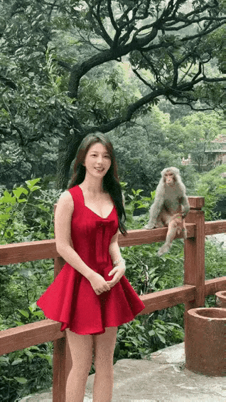 美人计对猴哥来说无效，想当年七仙女都没能撩动猴哥的心