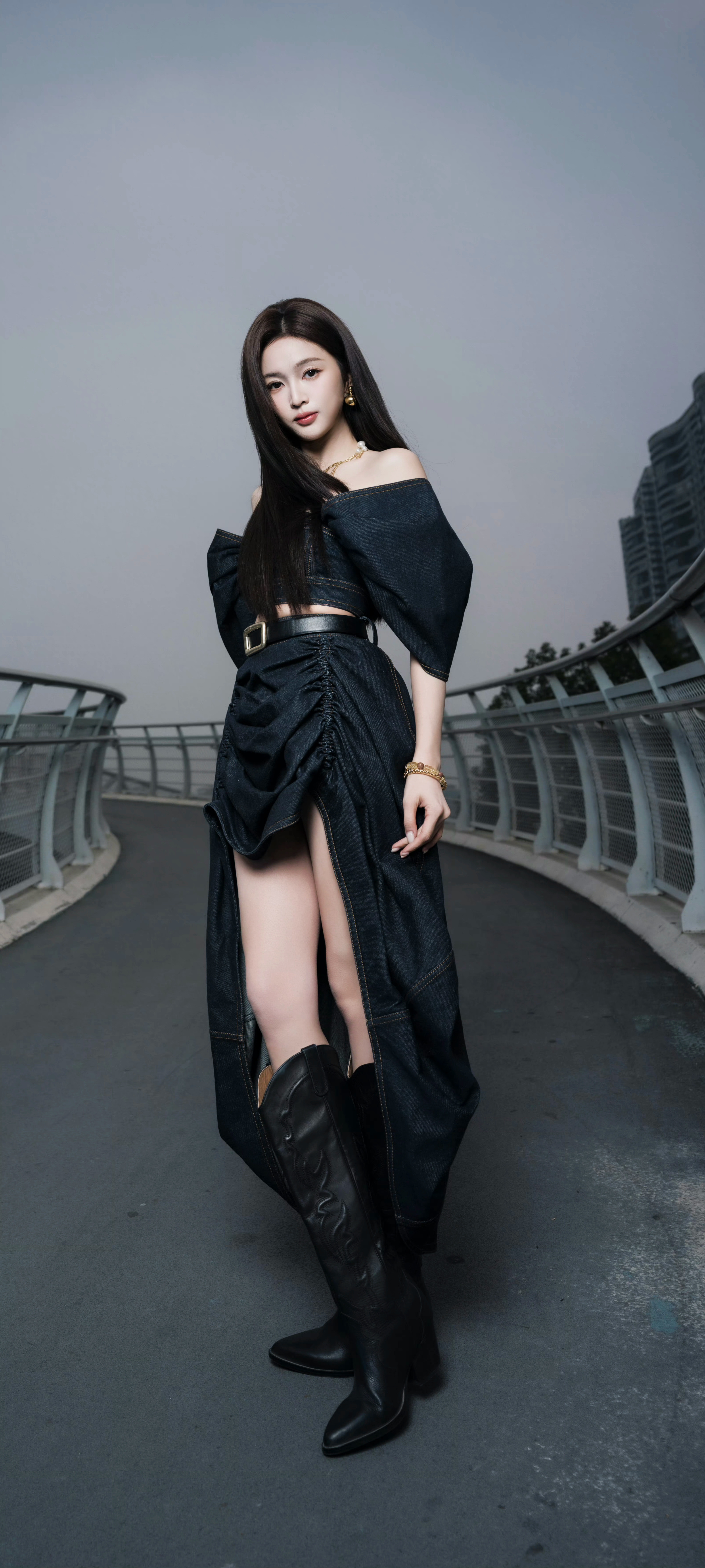 吴宣仪 你猜是不是光腿？吴宣仪