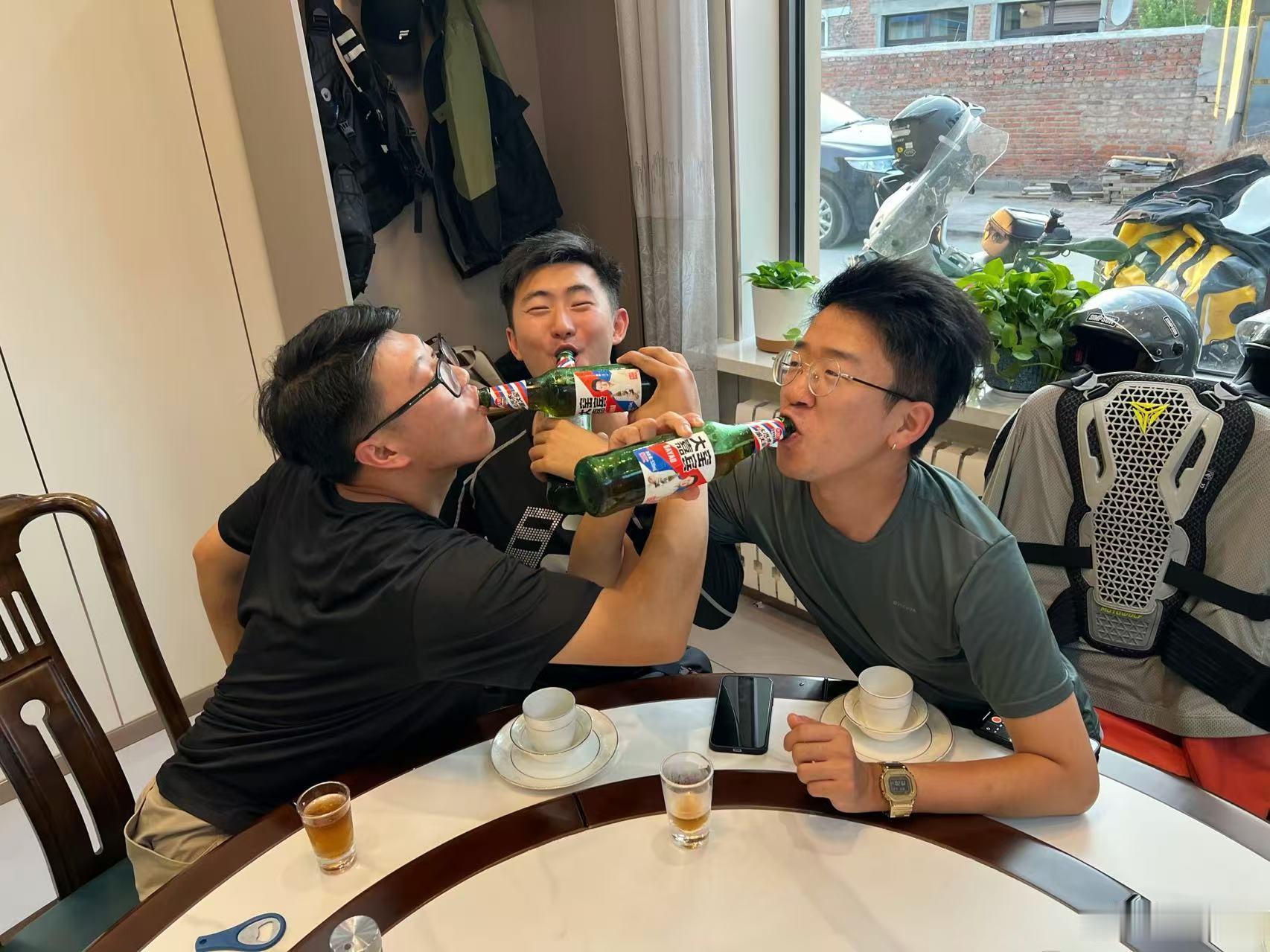 印象里我很少写什么年终总结，一方面这几年日复一日的日子，确实没啥好写的；另一方面