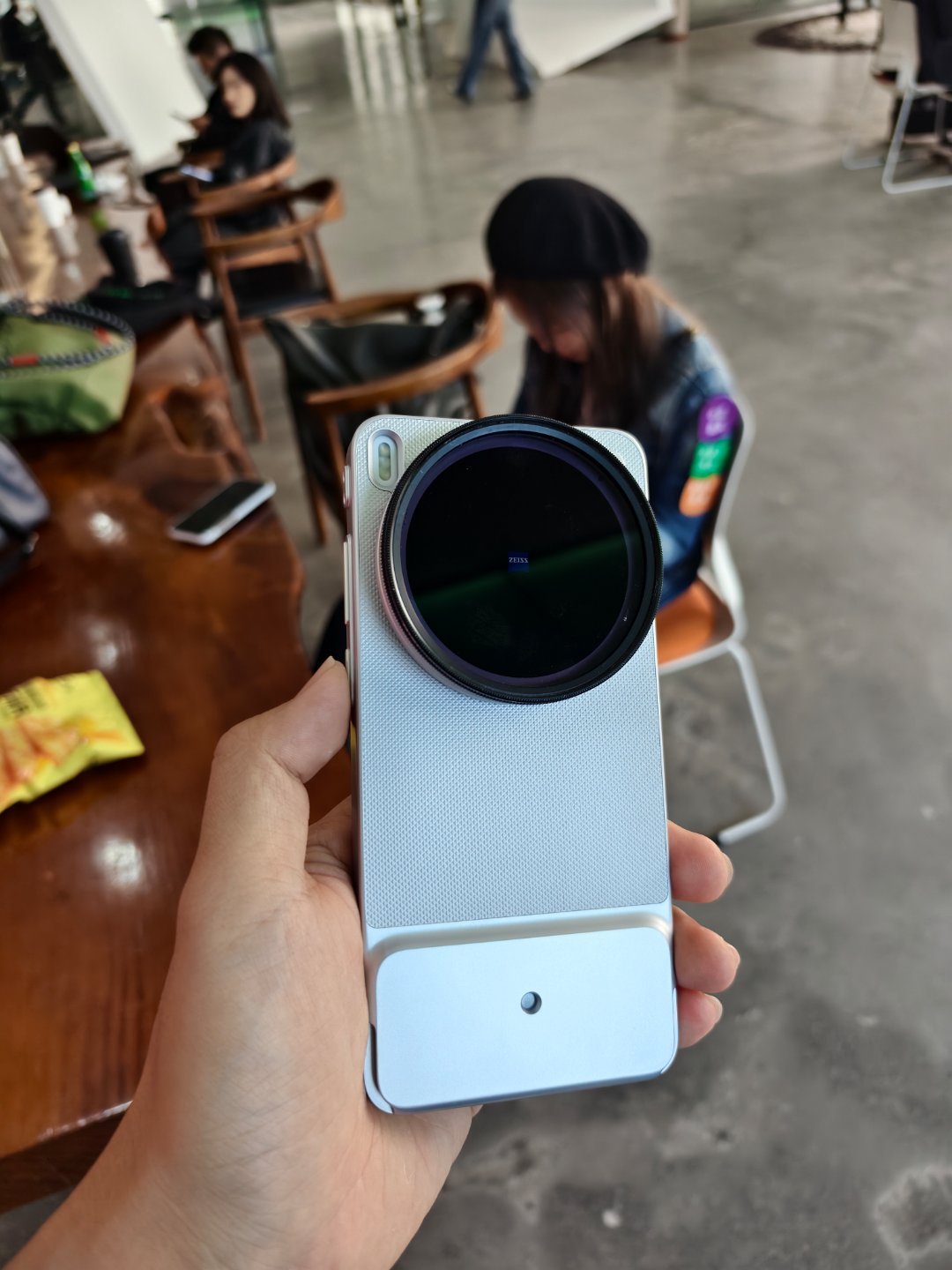 尴尬了，今天来北京拍个写带劲的车，为此我搞了个很nb的手机来拍，结果到了地方他们