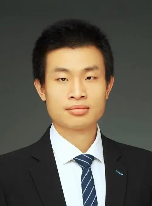 5届阿里巴巴数学竞赛金奖得主介绍，谁是最强大佬？
第一届：
韦东奕（北京大学）
