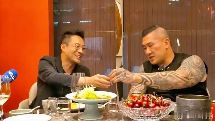汪小菲与馆长一席话，直接将“逼格”拉满了……

之前以为汪小菲真的是阔大少了，尤