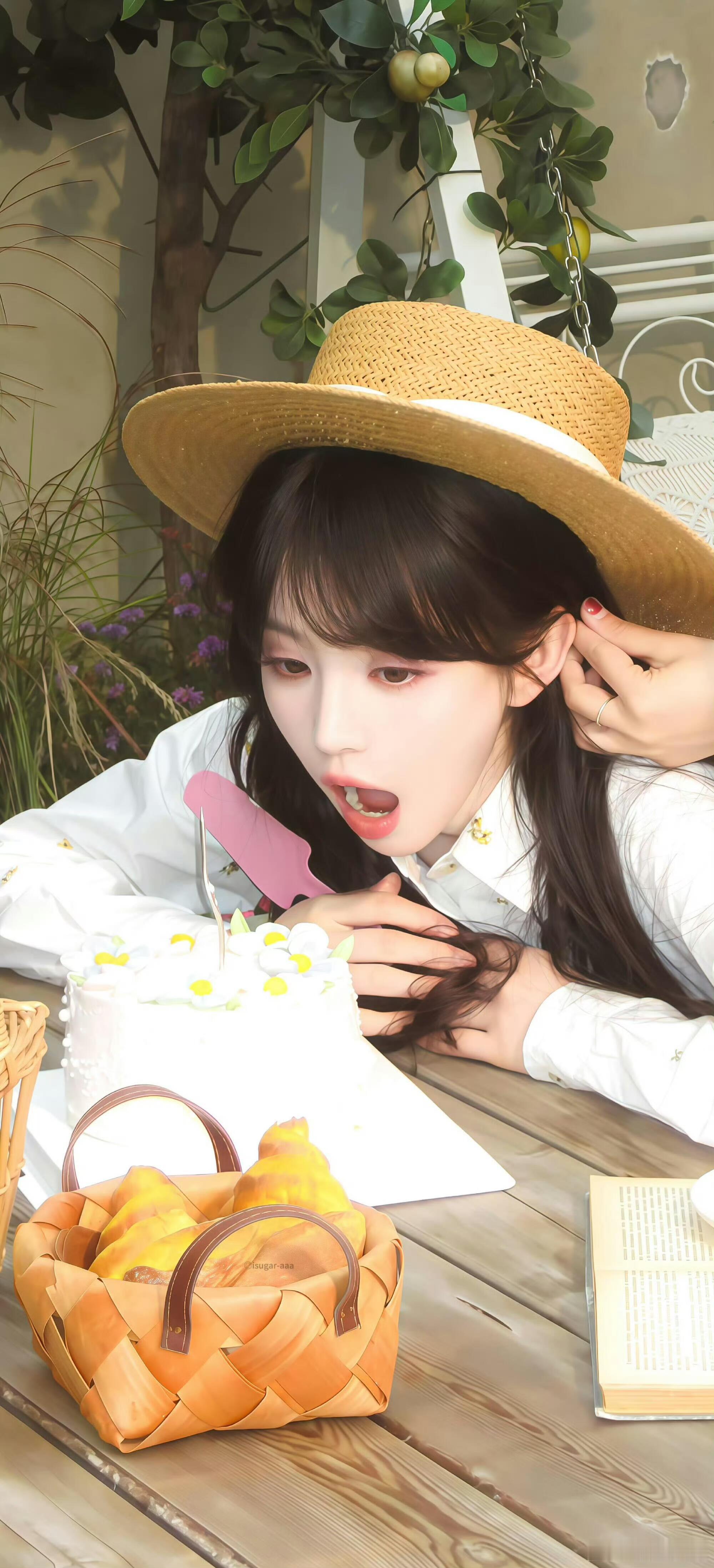 灯花初绽，笑意温柔。若田曦薇真的牵手《灯花笑》，那便是古言世界里最灵动的一抹亮色