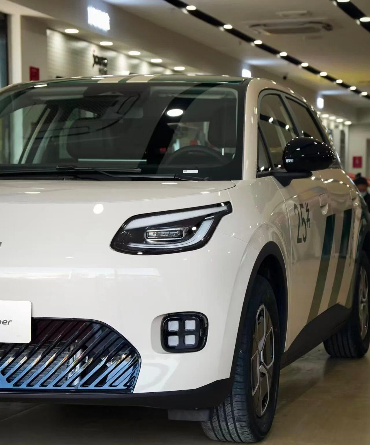 4.99 万开纯电！埃安 UT super 99 秒换电 + 500km 续航埃