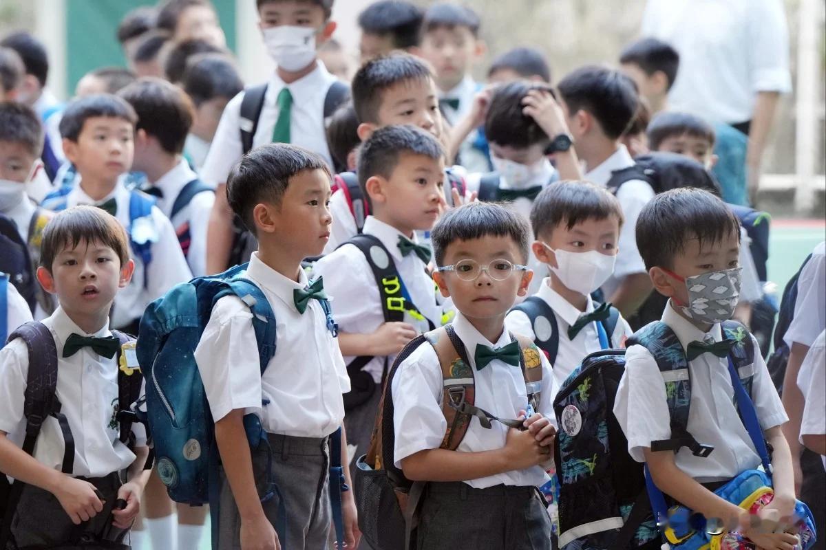 上个幼儿园，孩子还得面试，到底是父母想卷还是学校想卷？

前段时间香港媒体报道，