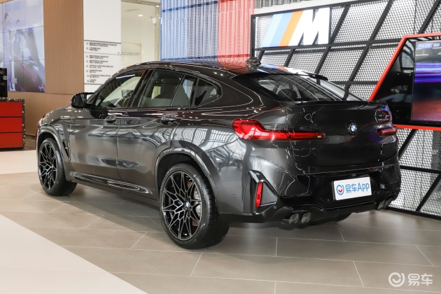 [小鲨帮选车]93.99万块钱的宝马X4 M是真的香 用料厚道