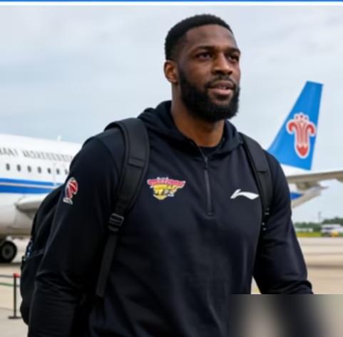 被麦基、怀特塞德冲烂内线的广东宏远，竟盯上了拿27分26板的摩西·布朗！
朱芳