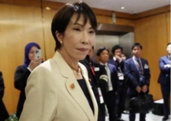 日本不是“不怕”中国，而是被掐住命门后硬撑着嘴硬——中国这轮反制有多狠，看看日本