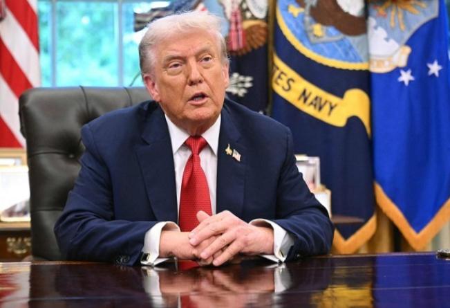 悄然间，昨晚聚会时，一位在智库工作的老同学抿了口茶，压低声音告诉我：美国现在明面