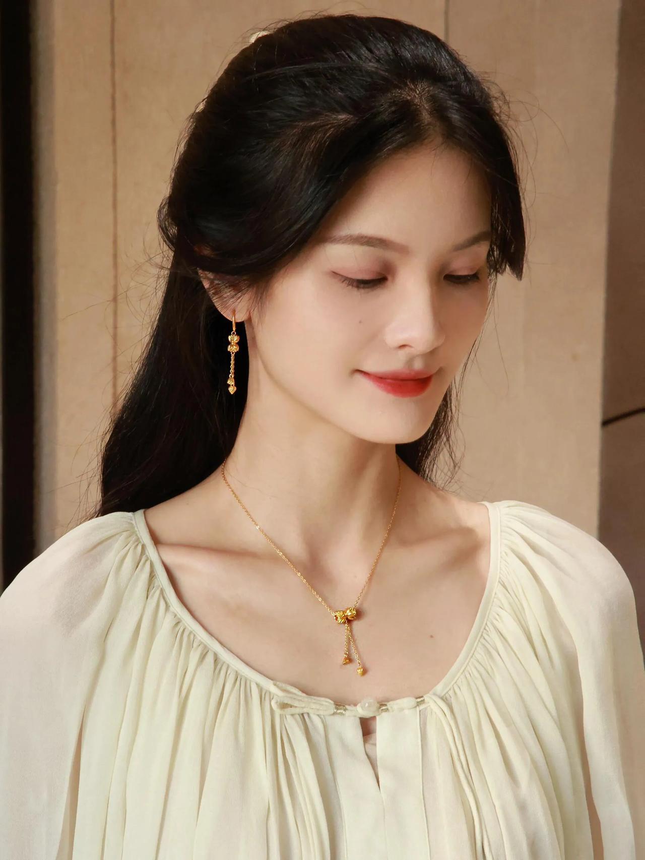 白衣秀袖翩翩舞#玉梳轻拂鬓云飞#优雅如诗#温柔温婉穿搭