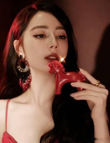 瓦猫主演迪丽热巴 迪丽热巴或将演瓦猫迪丽热巴或将演瓦猫