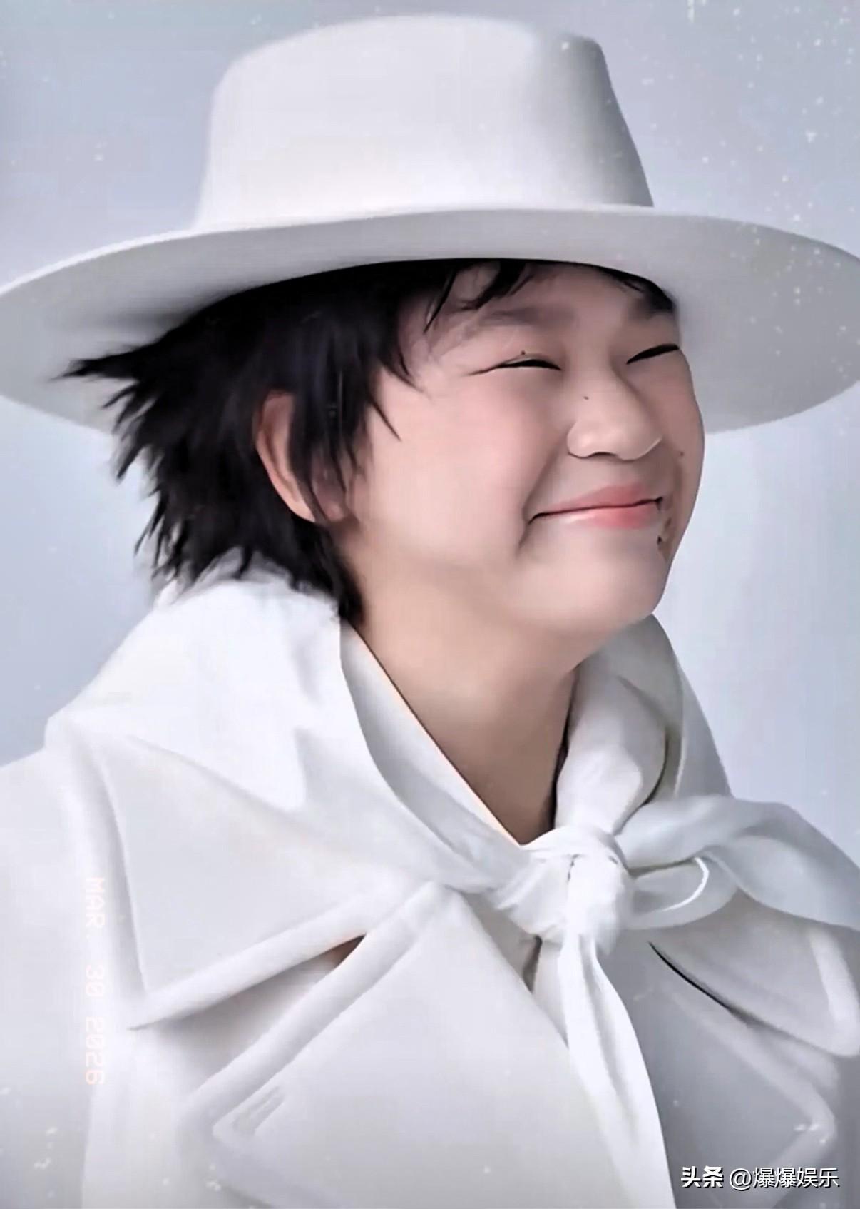 其实全红婵以后能不能拿冠军，
真的不是重点了。
毕竟她已经站上最高领奖台，用满分