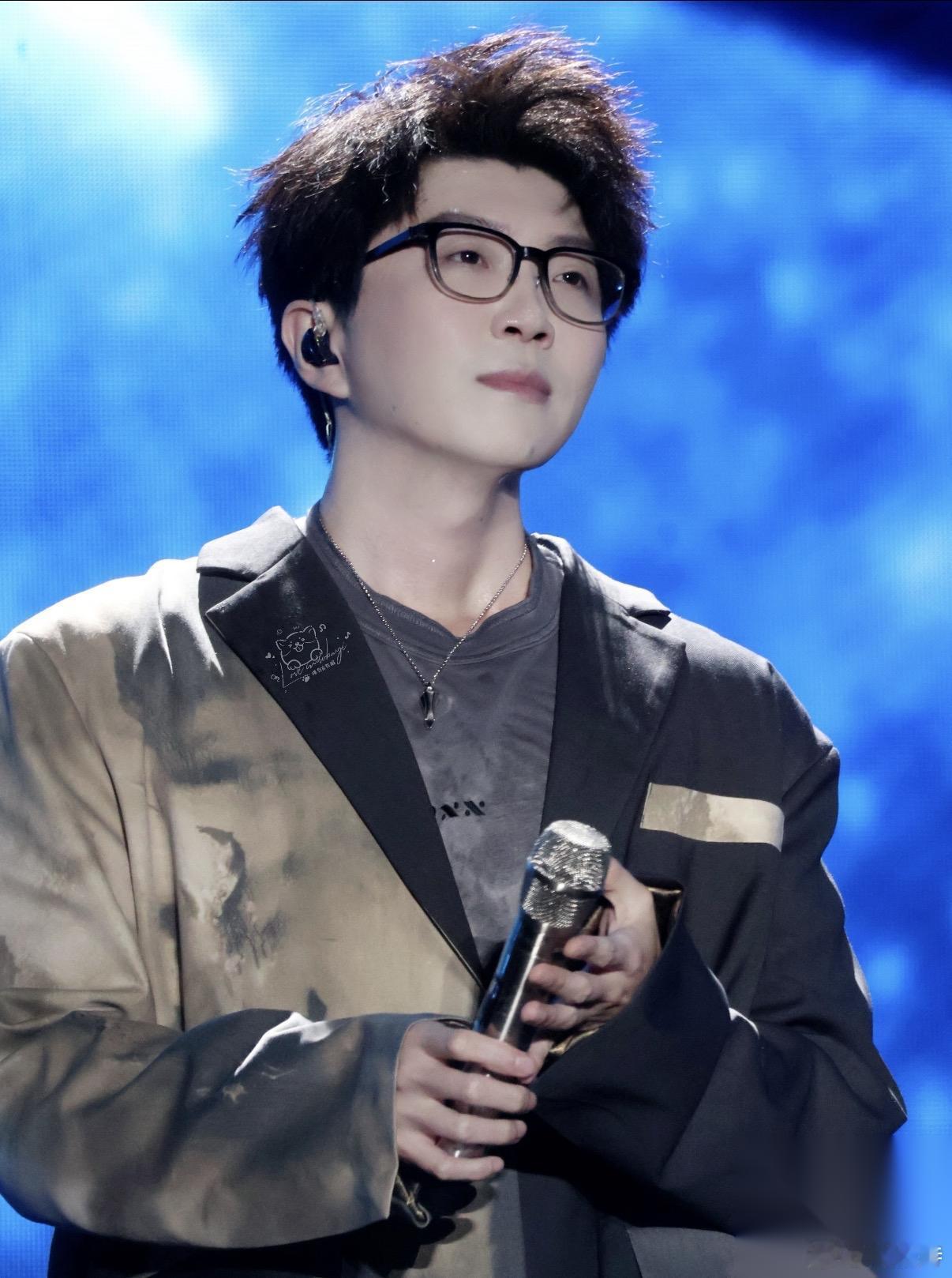演员署名新规一出来， 发现好多明星的名字原来不是本名啊， 比如毛不易的本名是王维