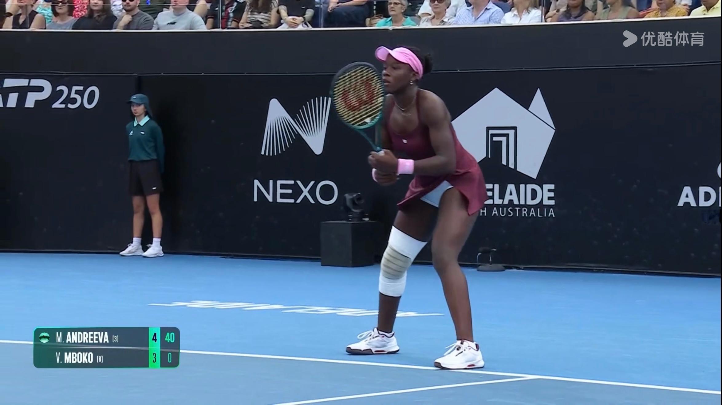 姆博科腿上绑这么厚 