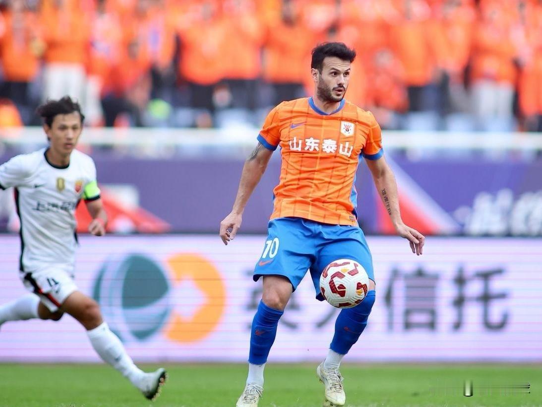 卡扎伊什维利降薪续约山东泰山…根据内部消息，卡扎伊什维利和山东泰山的续约谈判基本