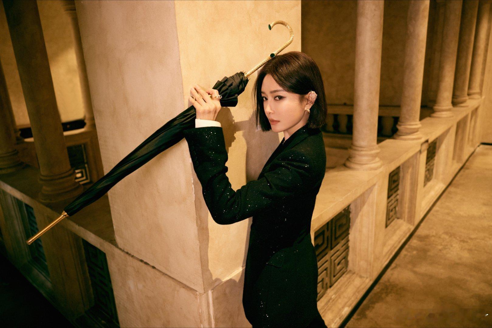 秦岚 水仙 说秦岚水仙我绝对相信，毕竟这么美的脸，这么好的身材 