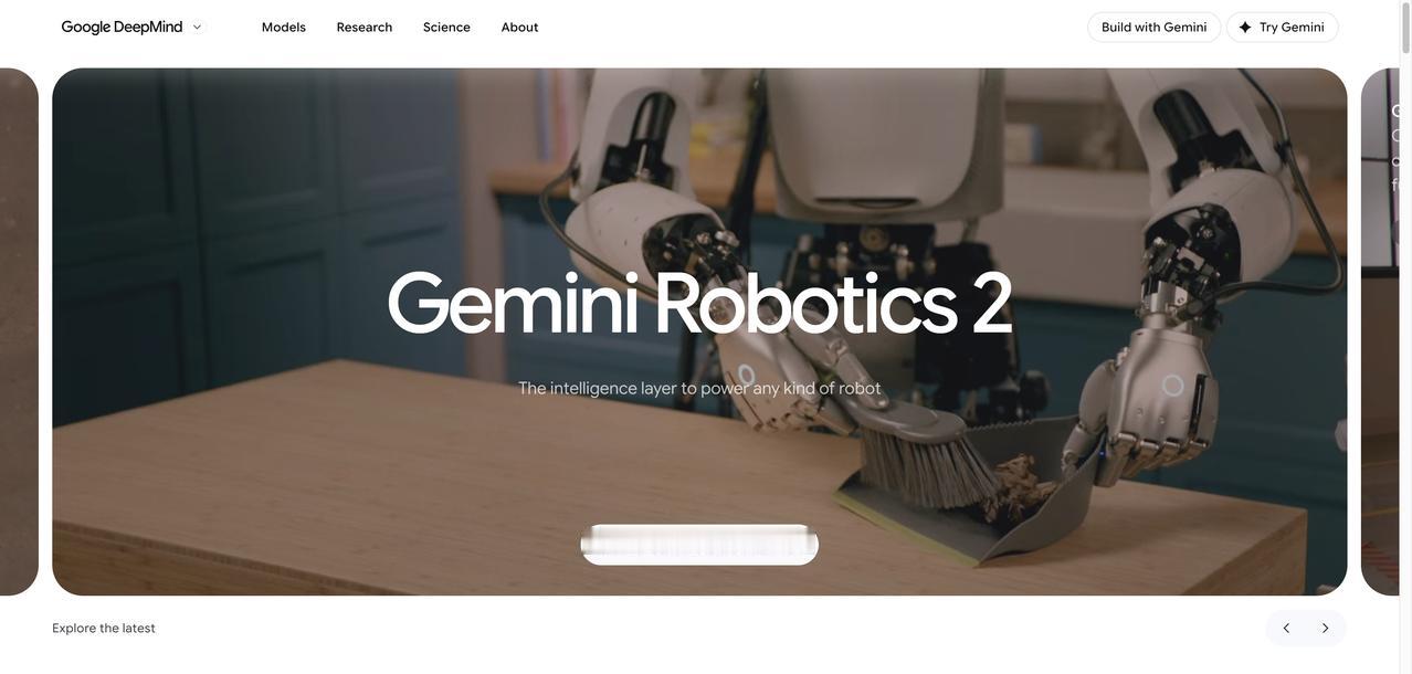 【Google DeepMind 的新 AI 模型可以控制机器人的整个身体】Go