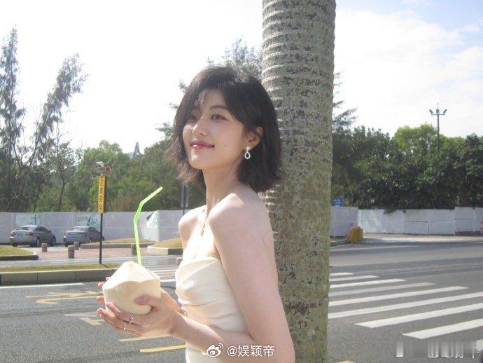 陆鸣你看夏雪穿婚纱了 陆鸣，你看夏雪穿婚纱了！这个画面直接让人脑补出一万字的“如