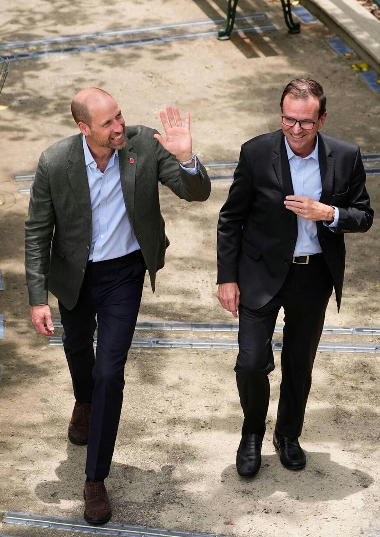 2025年11月3日，威廉王储在巴西里约热内卢访问科帕卡巴纳海滩，并与当地学院球