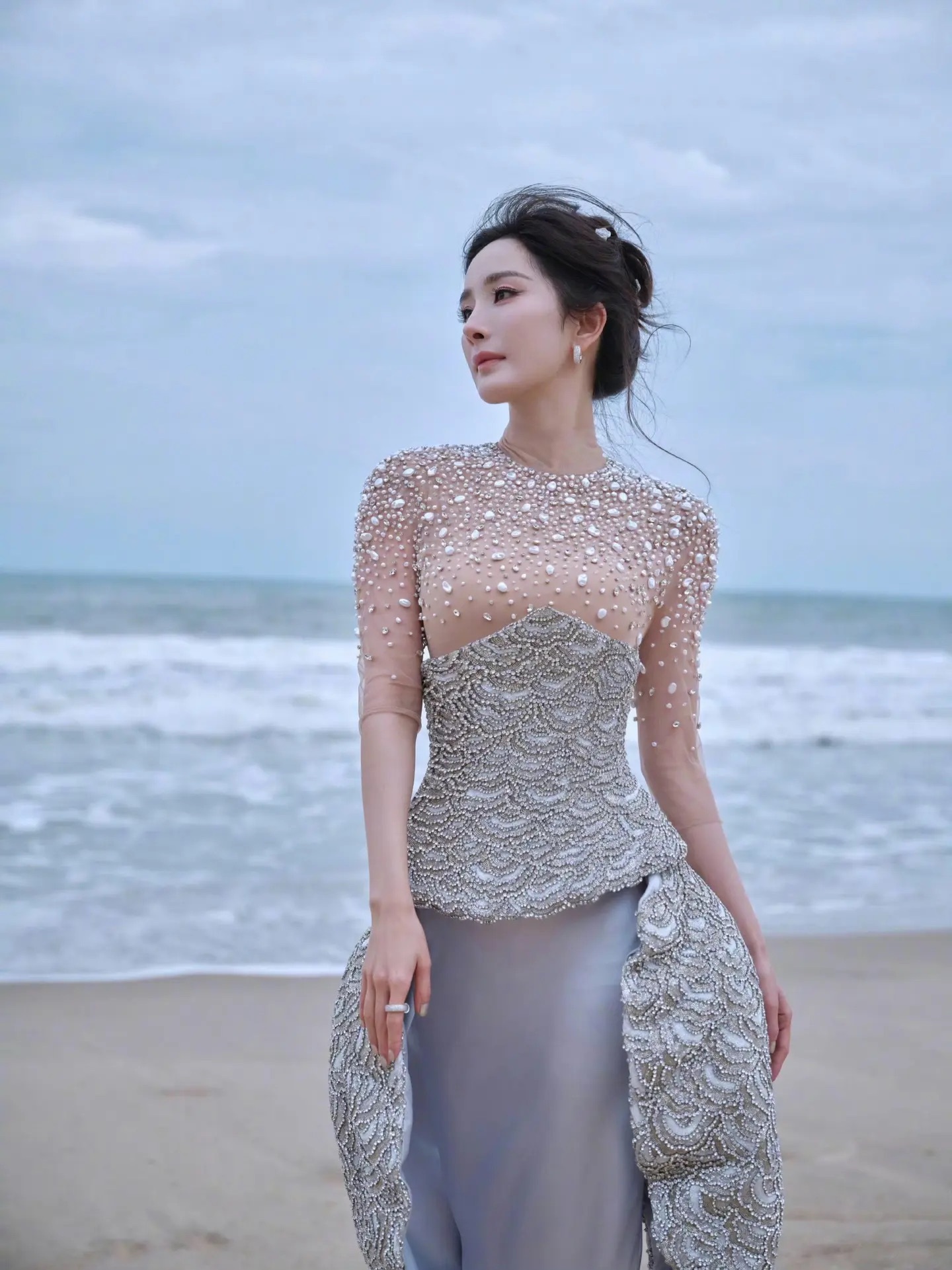 杨幂ELLE盛典 第一个登🧜🏻‍♀️美人鱼珍珠公主，姐姐今日绝美🐚期待姐姐