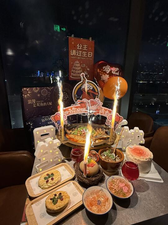 给一个双鱼座过生日，巨蟹座狠狠羡慕了！