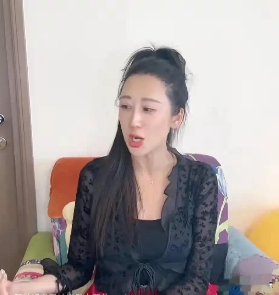 曾被称为“生娃机器”的陈浩民老婆蒋丽莎，如今蜕变得人间清醒，早已不靠生娃绑住老公