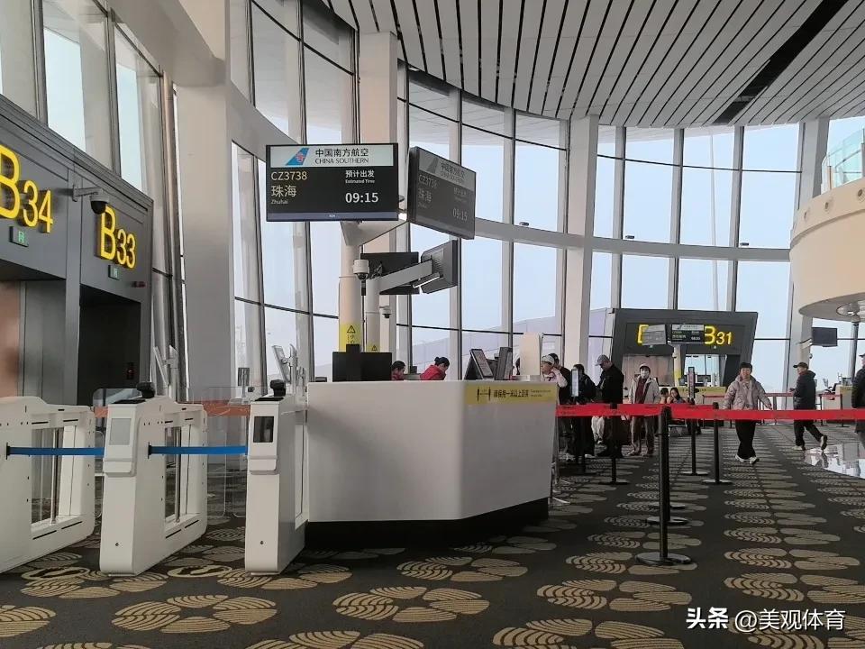 登机口候机 （南航登机区）