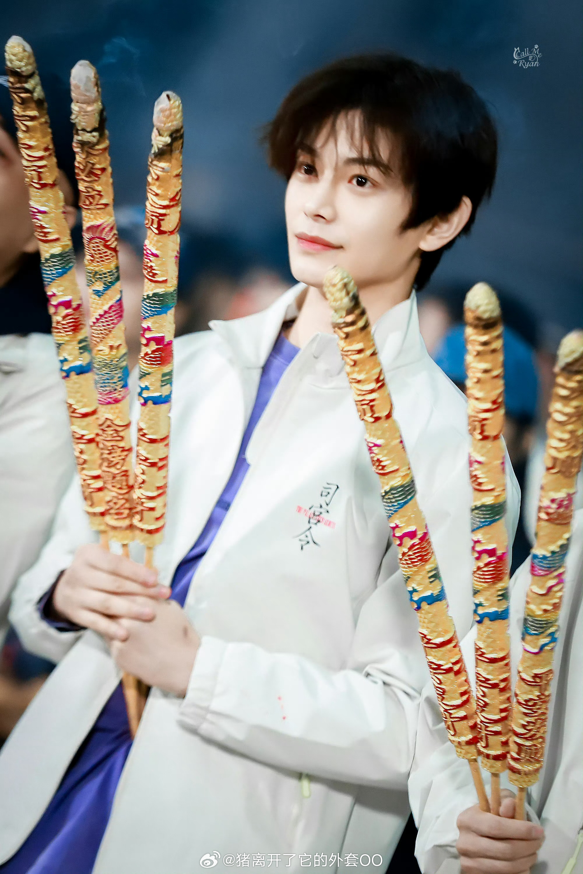 丁禹兮宋祖儿司宫令开机图，开机大吉拍摄顺利！