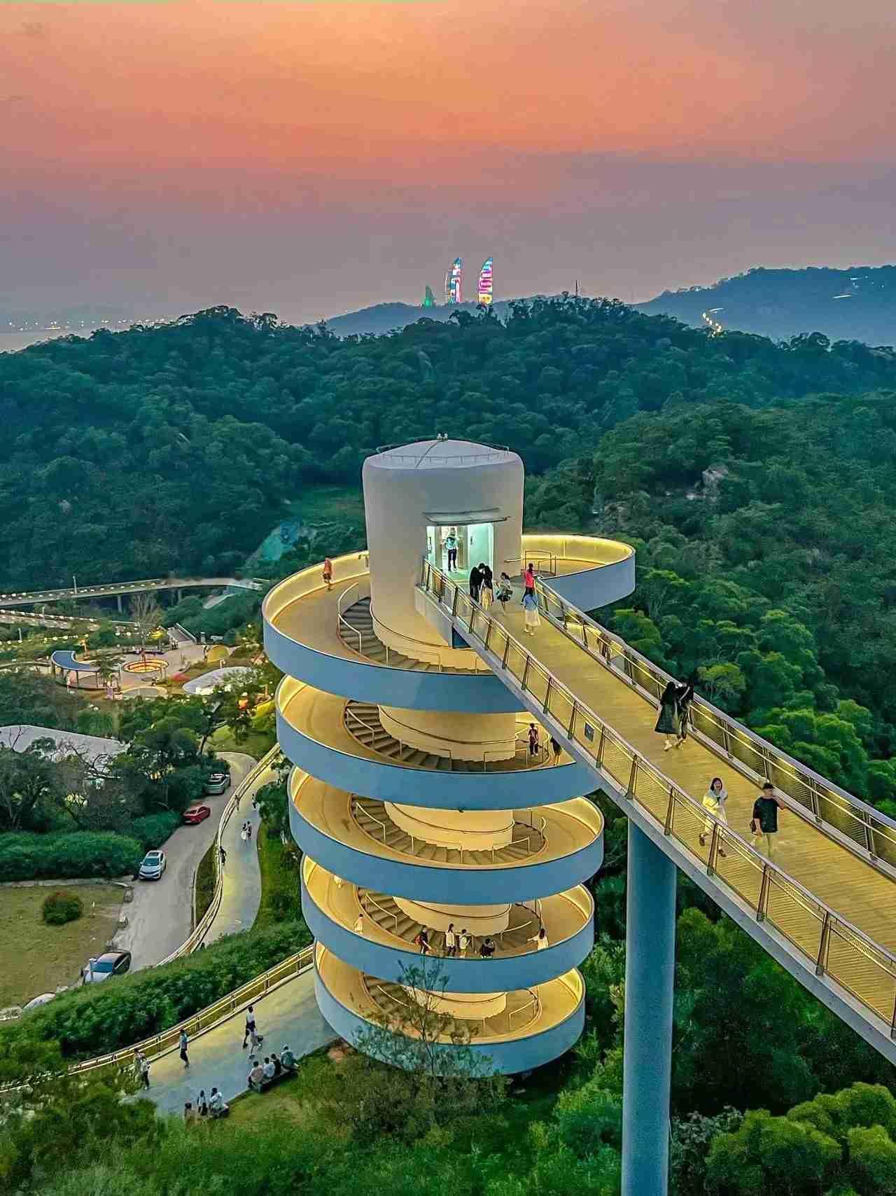 晴天就是好呀！
带定位晒今日生活
我的今日状态：😁轻松愉快
我这里的天气：☀️