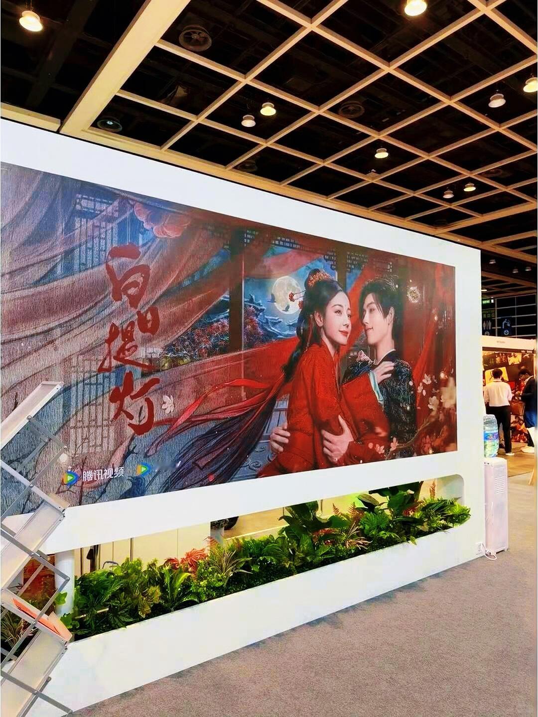 笑鼠，闵塔鲨点赞了吐槽迪丽热巴工作室博文，其实都知道咋回事，就是被捂嘴了不让说…