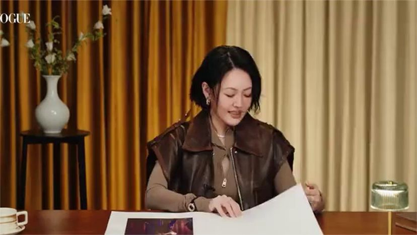 小S回顾出道32年以来，最经典的21套造型。谈及与大S的过往 (2)