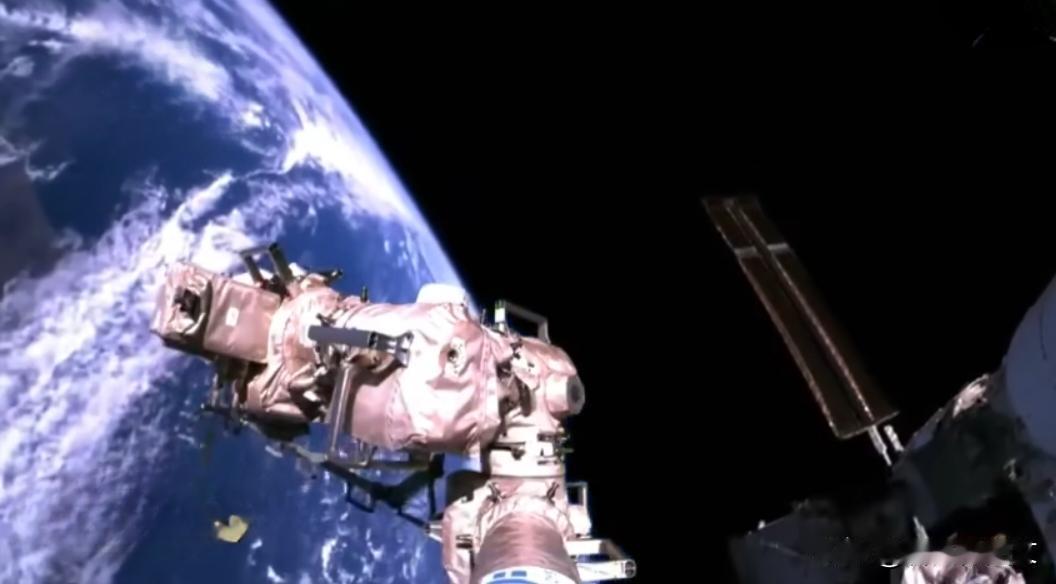 【神舟二十二号发射任务启动！航天员食品和空间站设备即将升空】  

神舟二十号乘