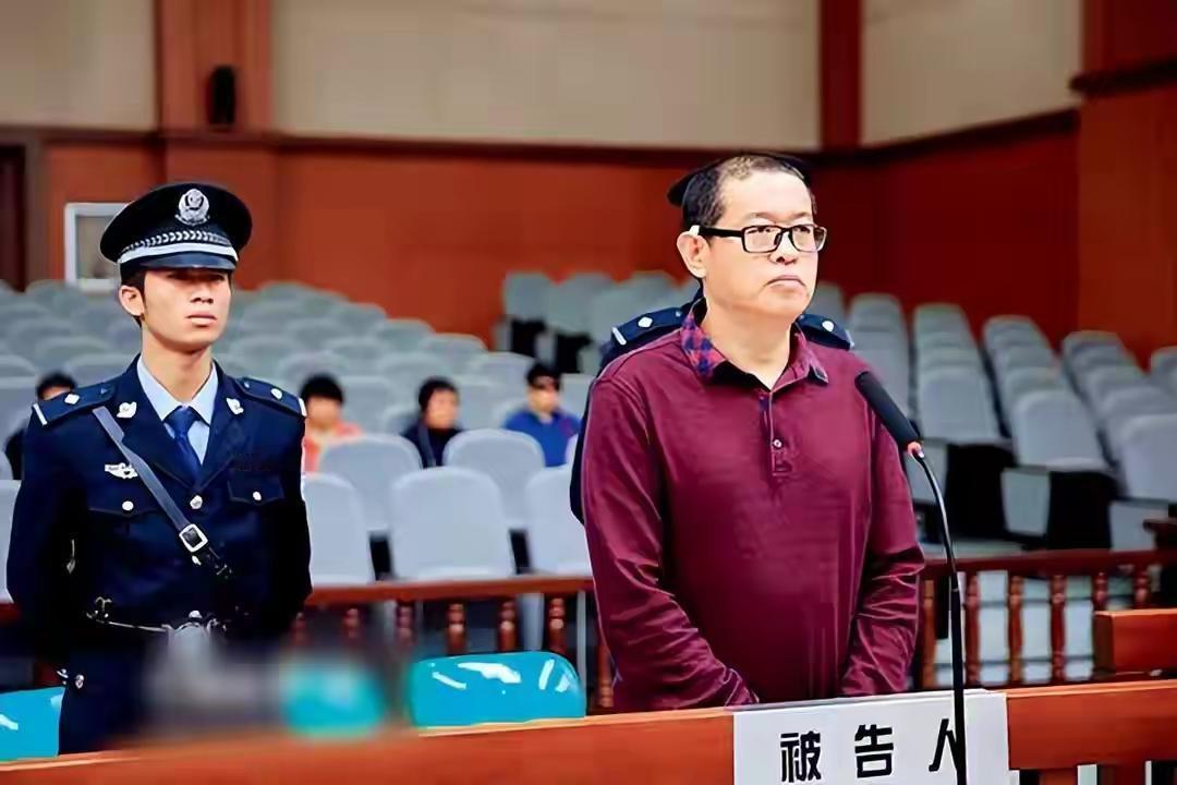 出狱当天又被逮捕抓了回去，这种心理落差的感觉可以想象，本来以为终于走出了监狱，没