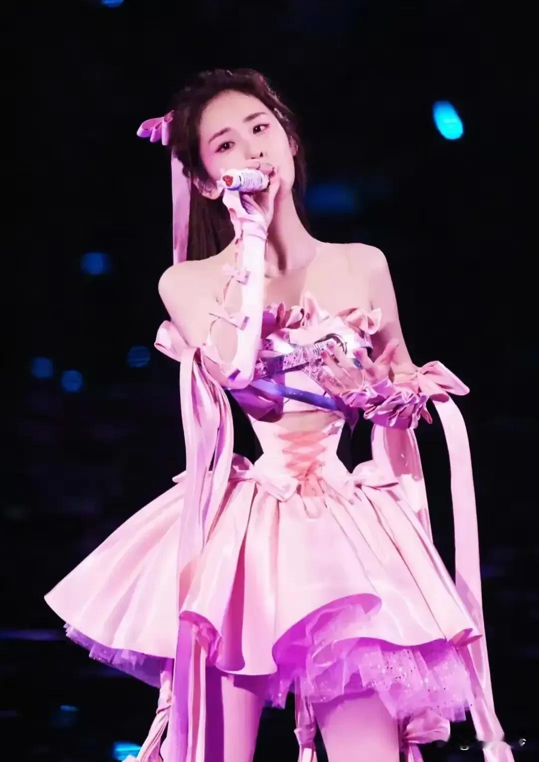 (⊙o⊙)哇，36岁张碧晨好漂亮，美的像16岁一样。真正专注事业的女性就是这样，