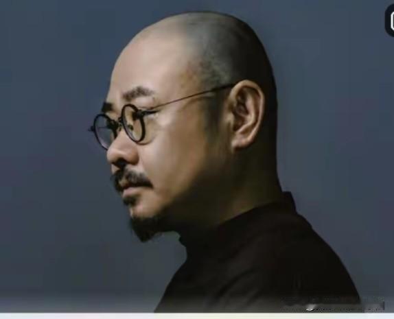 是什么让刀郎在巅峰时期选择隐退?

就头条推出的上述话题，小编谈一下自己的观点。