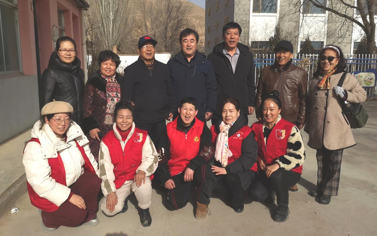 ​腊八暖冬行 温情古城村—

腊八节兰州岳研会、吕济华宣健康中心榆中金崖送温暖