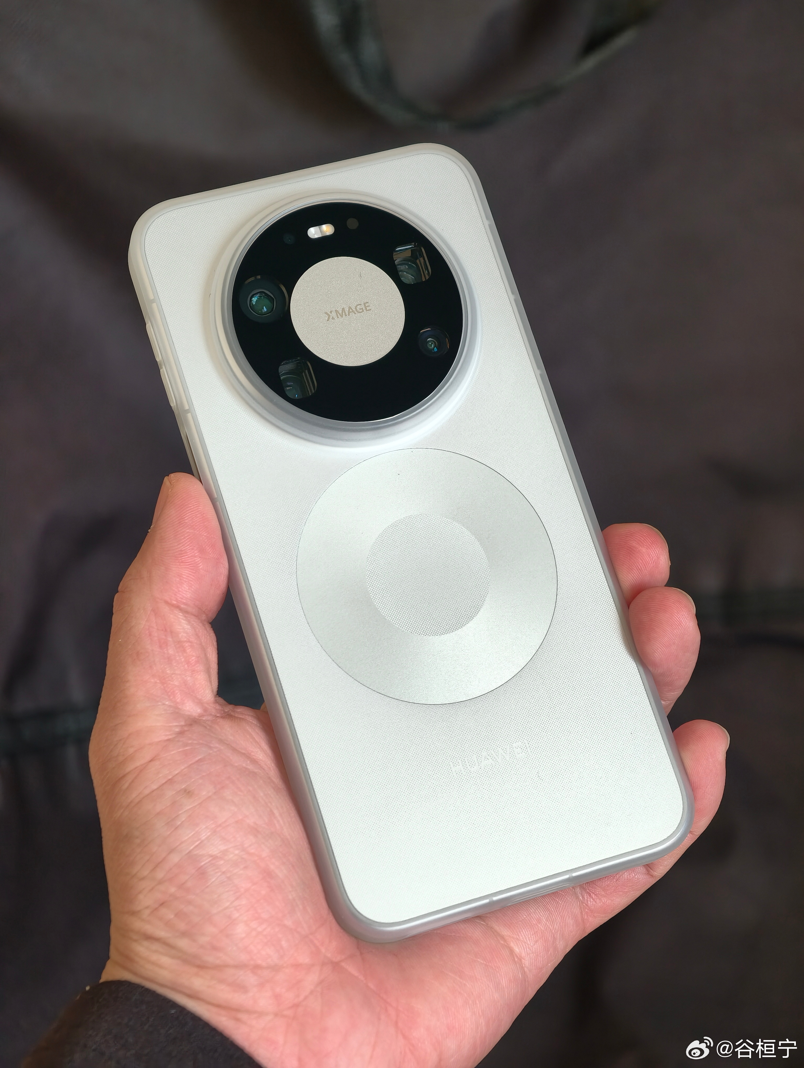 有多少人是觉得华为mate80promax尺寸太大了，退而求其次去买的标准/pr