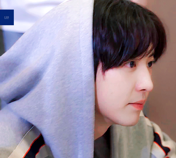 #朴灿烈[超话]# EXO的爬梯子世界旅行 ​​​