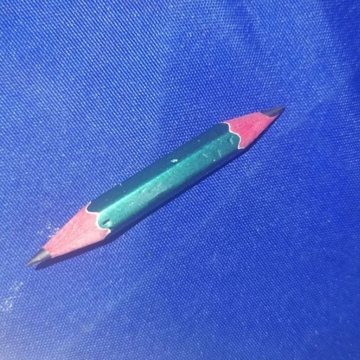 这根铅笔长得好像关公 ​​​
