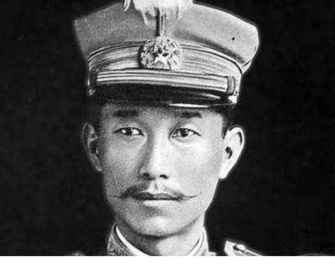 袁世凯在1916年宣布废除帝制，确实是他政治生涯中的一次重大转折，也是中国近代史