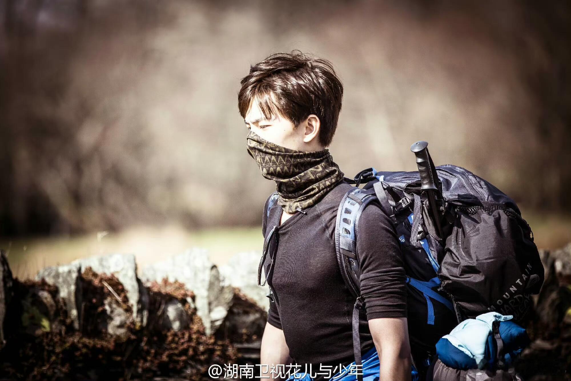 杨洋11年过去终于被人理解杨洋在花少二里就像我穿越进甄嬛传回看花少2这段往事，一