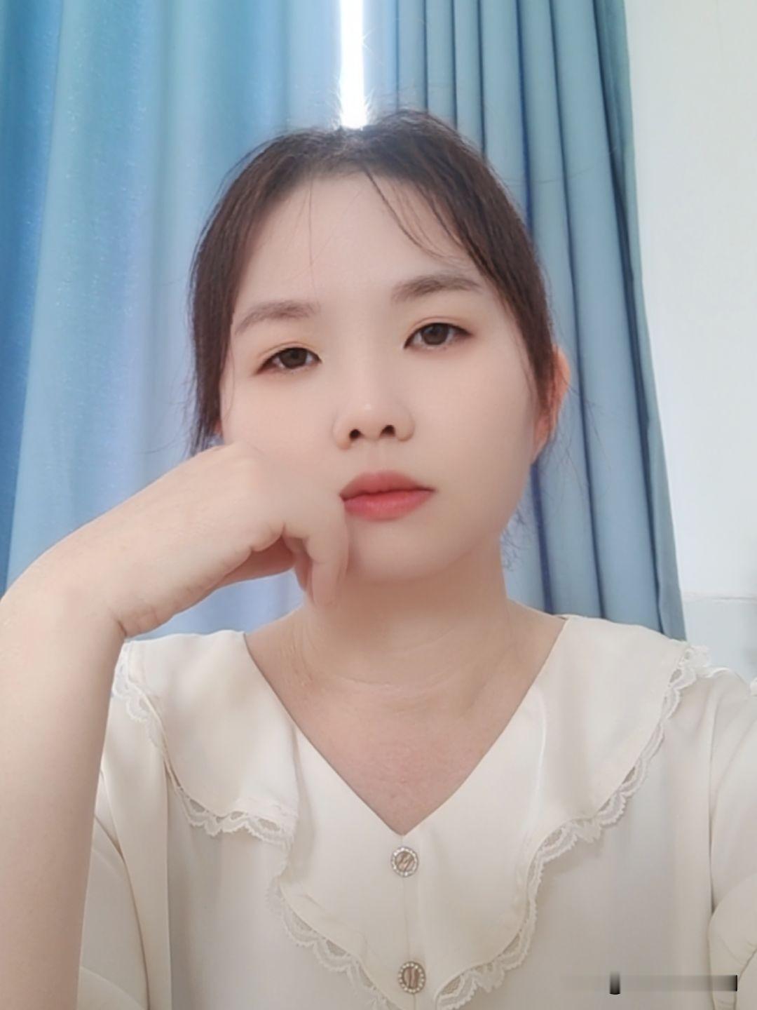 一个人真正的觉醒，是对所有关系的绝望。
为什么我们总是活得那么累那么不开心，其实