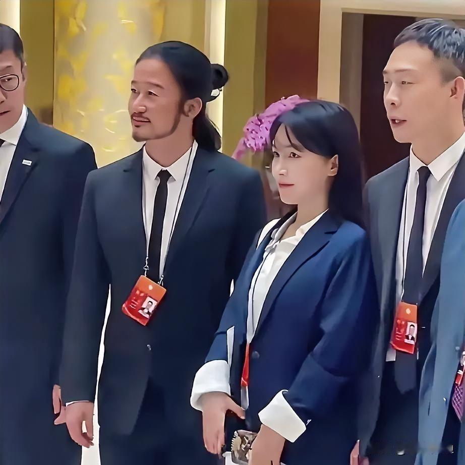 刷到李子柒的视频，真忍不住感叹：这丫头，太绝了！

一个从小跟奶奶在四川农村长大