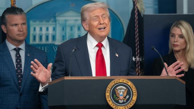 美国三个共和党州，“出兵”华盛顿
 
据CNN报道，16日美国三个共和党州（西弗
