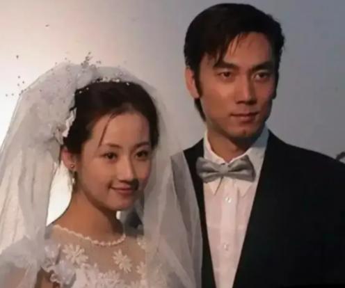 1994年，林依轮甩掉人老珠黄的发妻，转身娶了选美冠军西华，婚后他将600万积蓄